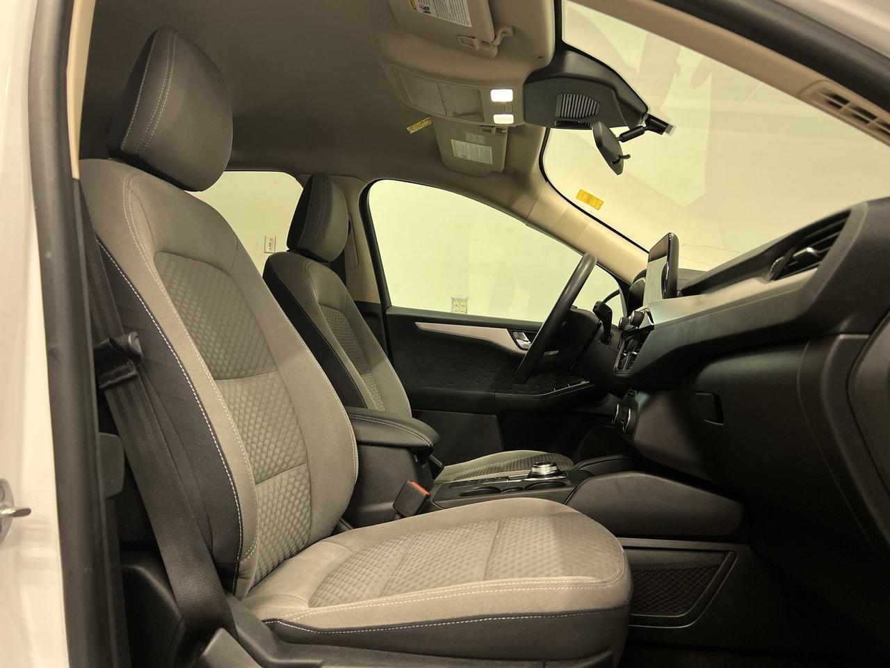 2020 Ford Escape SE AWD | HTD SEATS | CARPLAY | 17IN ALLOYS Photo