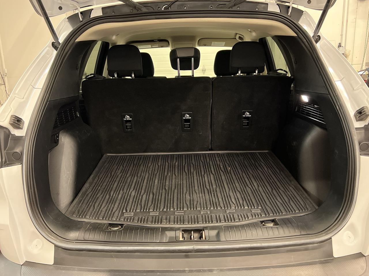2020 Ford Escape SE AWD | HTD SEATS | CARPLAY | 17IN ALLOYS Photo