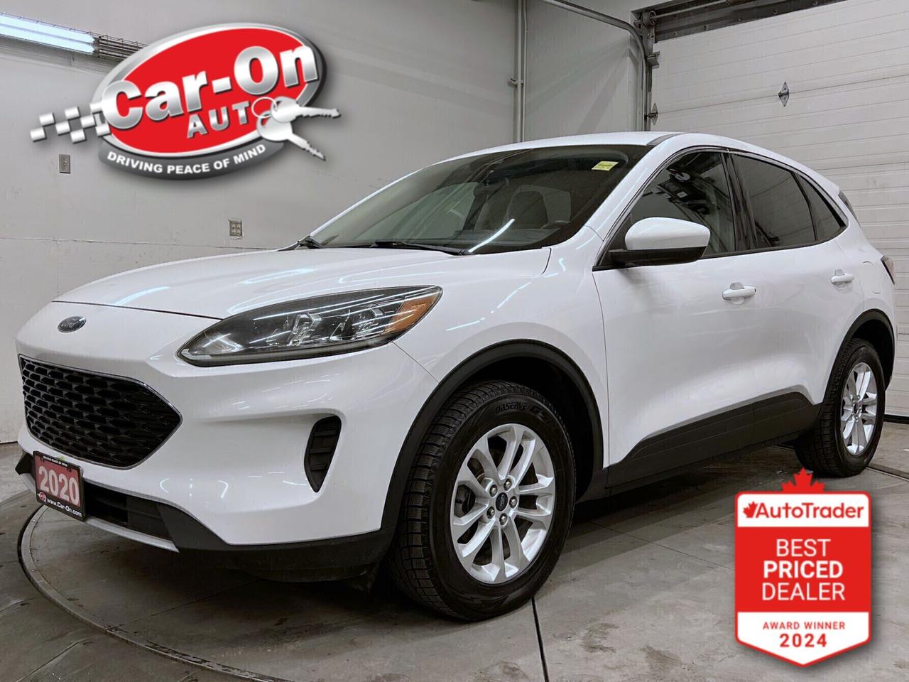 2020 Ford Escape SE AWD | HTD SEATS | CARPLAY | 17IN ALLOYS Photo0
