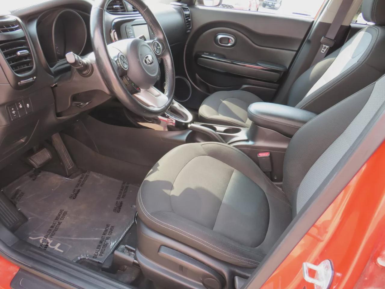 2018 Kia Soul EX+ (**VERY LOW KM!!**CLEAN TITLE/NO ACCIDENTS!!**SAFETY/CERTIFIED!!**ALLOY RIMS**LEATHER WRAPPED STEERING WHEEL**DIGITAL TOUCHSCREEN**HEATED SEATS/STEERING WHEEL**REVERSE CAMERA**TRACTION CONTROL**BLUETOOTH**CRUISE CONTROL**) Photo