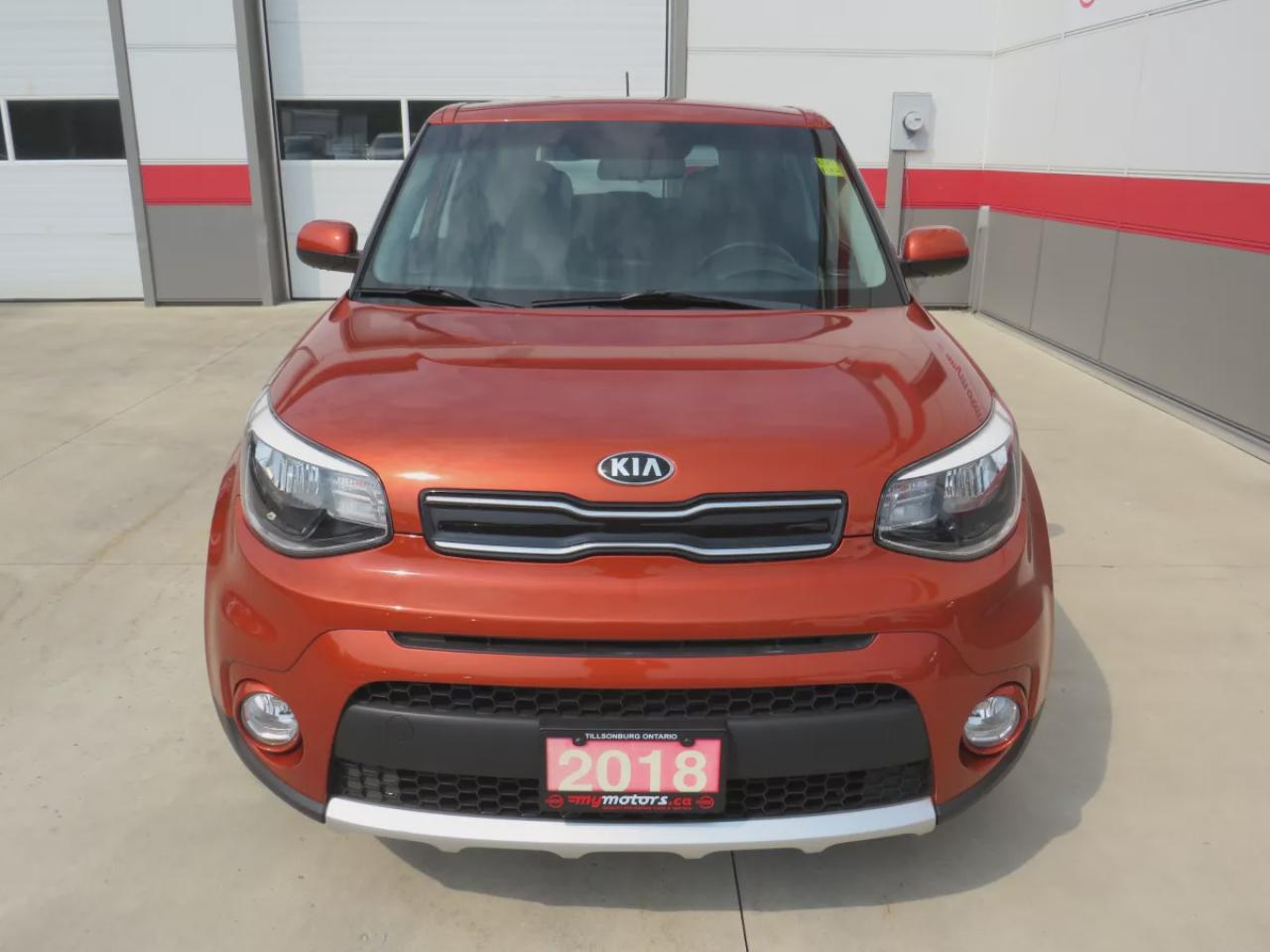 2018 Kia Soul EX+ (**VERY LOW KM!!**CLEAN TITLE/NO ACCIDENTS!!**SAFETY/CERTIFIED!!**ALLOY RIMS**LEATHER WRAPPED STEERING WHEEL**DIGITAL TOUCHSCREEN**HEATED SEATS/STEERING WHEEL**REVERSE CAMERA**TRACTION CONTROL**BLUETOOTH**CRUISE CONTROL**) Photo