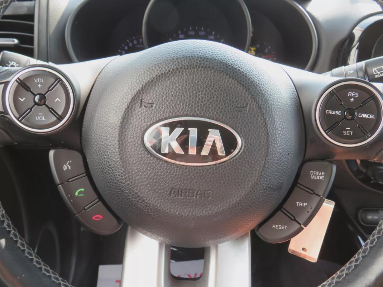 2018 Kia Soul EX+ (**VERY LOW KM!!**CLEAN TITLE/NO ACCIDENTS!!**SAFETY/CERTIFIED!!**ALLOY RIMS**LEATHER WRAPPED STEERING WHEEL**DIGITAL TOUCHSCREEN**HEATED SEATS/STEERING WHEEL**REVERSE CAMERA**TRACTION CONTROL**BLUETOOTH**CRUISE CONTROL**) Photo