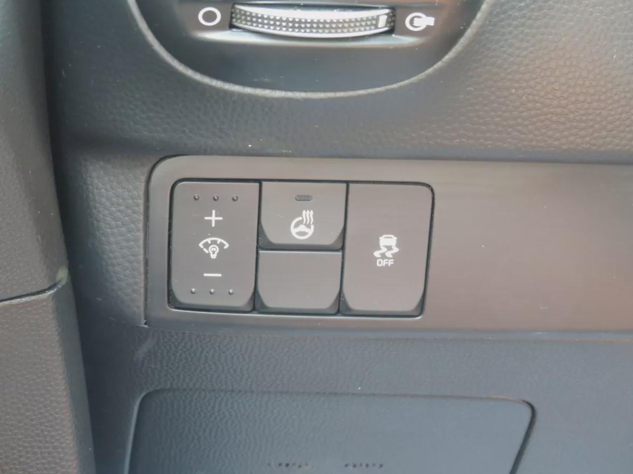 2018 Kia Soul Ex+  | Very Low Km | Clean Title/No Accidents | Safety Certified | Alloy Rims | Leather Wrapped Steering Wheel | Digital Touchscreen | Heated Seats & Steering Wheel | Reverse Camera | Traction Control | Bluetooth | Cruise Control Photo