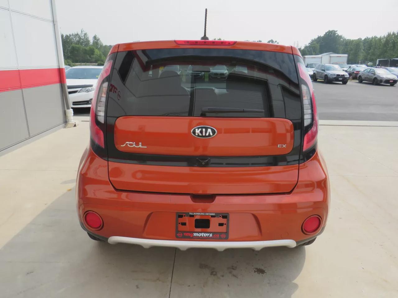 2018 Kia Soul Ex+  | Very Low Km | Clean Title/No Accidents | Safety Certified | Alloy Rims | Leather Wrapped Steering Wheel | Digital Touchscreen | Heated Seats & Steering Wheel | Reverse Camera | Traction Control | Bluetooth | Cruise Control Photo