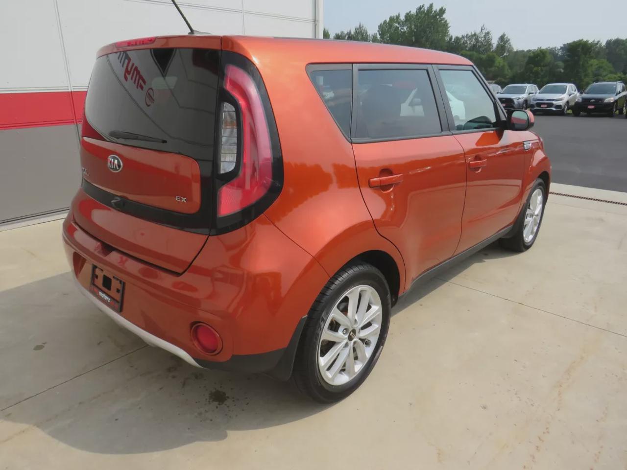 2018 Kia Soul Ex+  | Very Low Km | Clean Title/No Accidents | Safety Certified | Alloy Rims | Leather Wrapped Steering Wheel | Digital Touchscreen | Heated Seats & Steering Wheel | Reverse Camera | Traction Control | Bluetooth | Cruise Control Photo