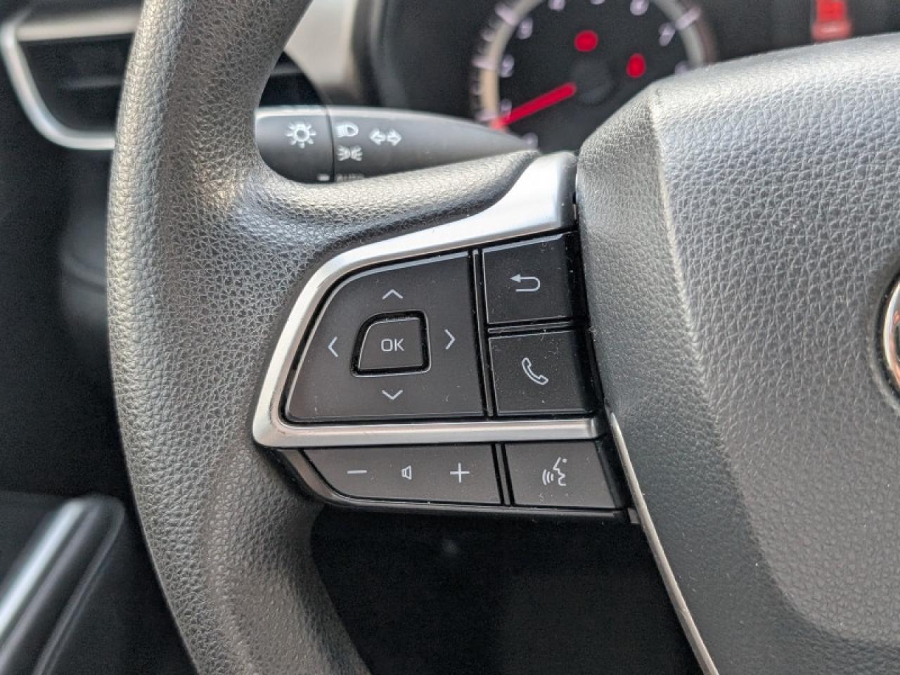 2022 Toyota Highlander LE  **ADAP CC - BLIND SPOT** Photo