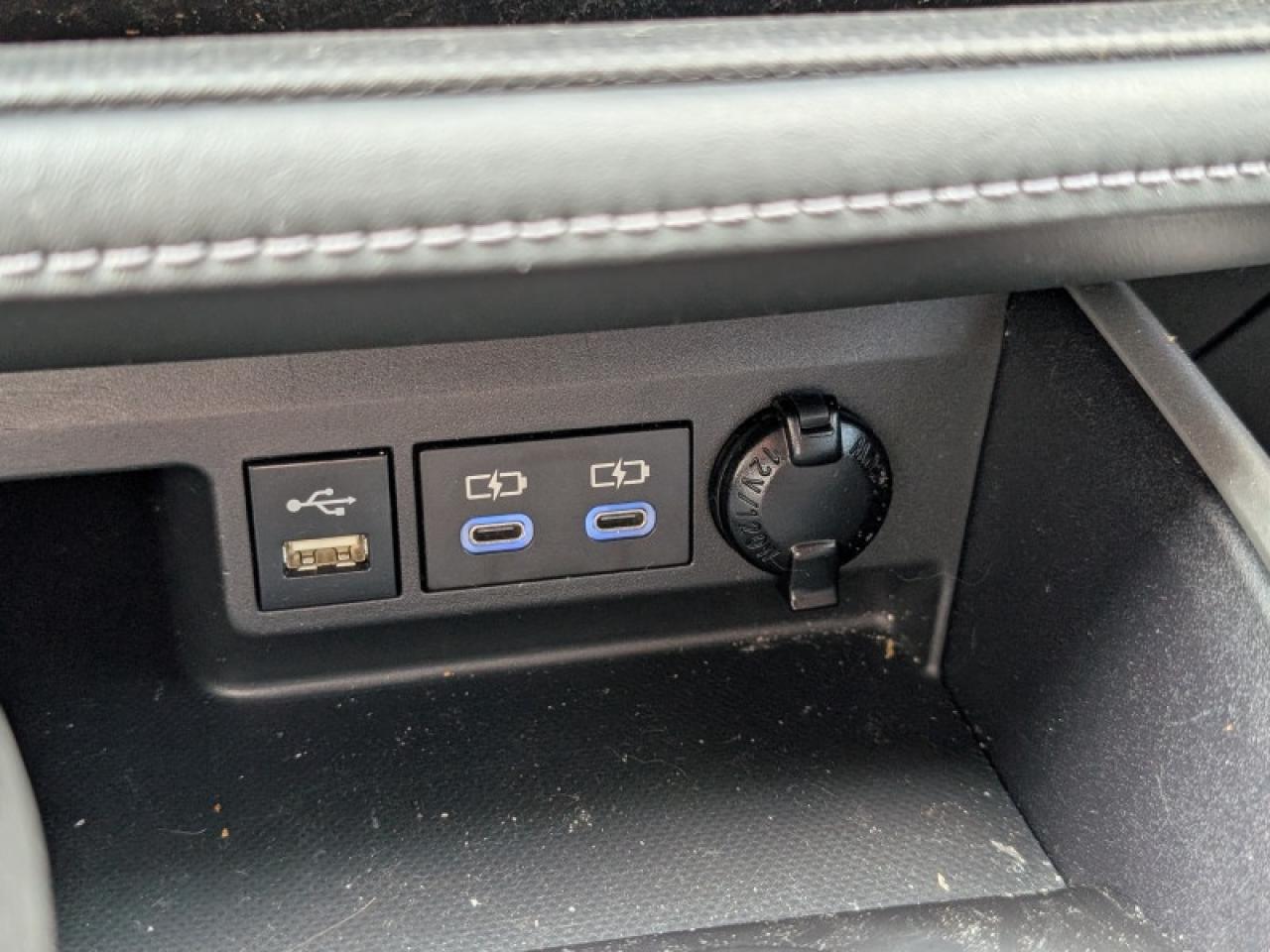 2022 Toyota Highlander LE  **ADAP CC - BLIND SPOT** Photo
