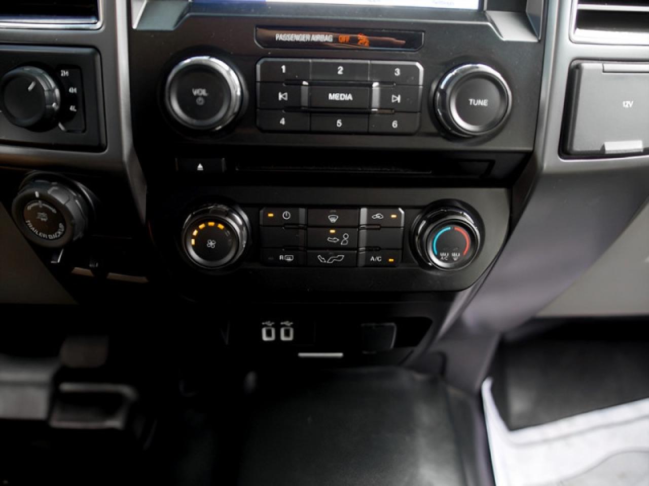 2017 Ford F-150 XLT  **EQUIP. GROUP 301A - 3.5L ECOBOOST** Photo