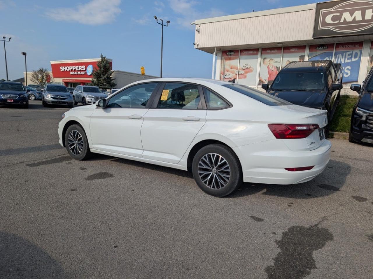 2021 Volkswagen Jetta Highline  **LEATHER - BLIND SPOT** Photo2