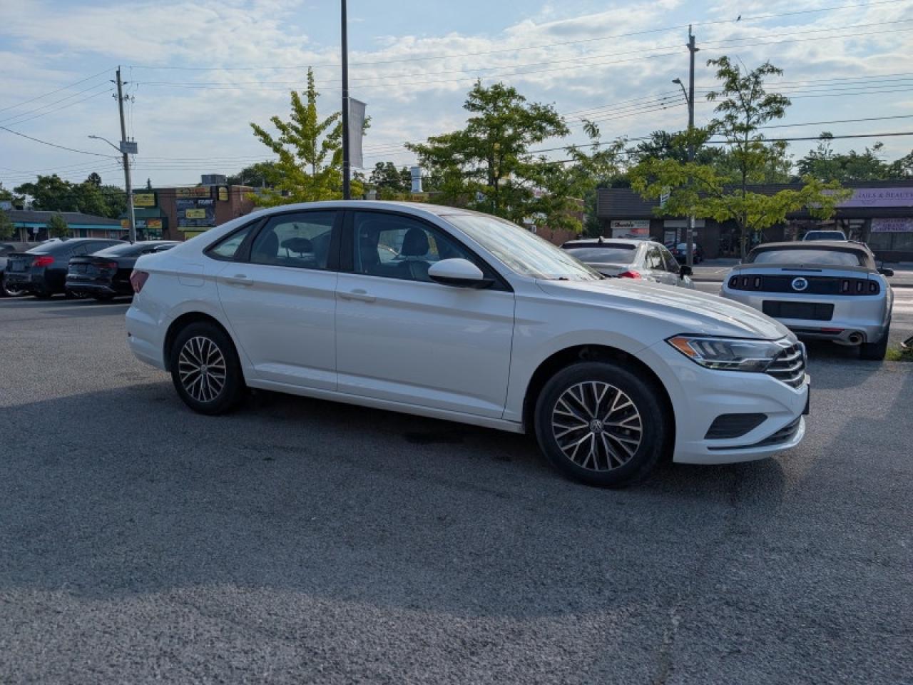 2021 Volkswagen Jetta Highline  **LEATHER - BLIND SPOT** Photo