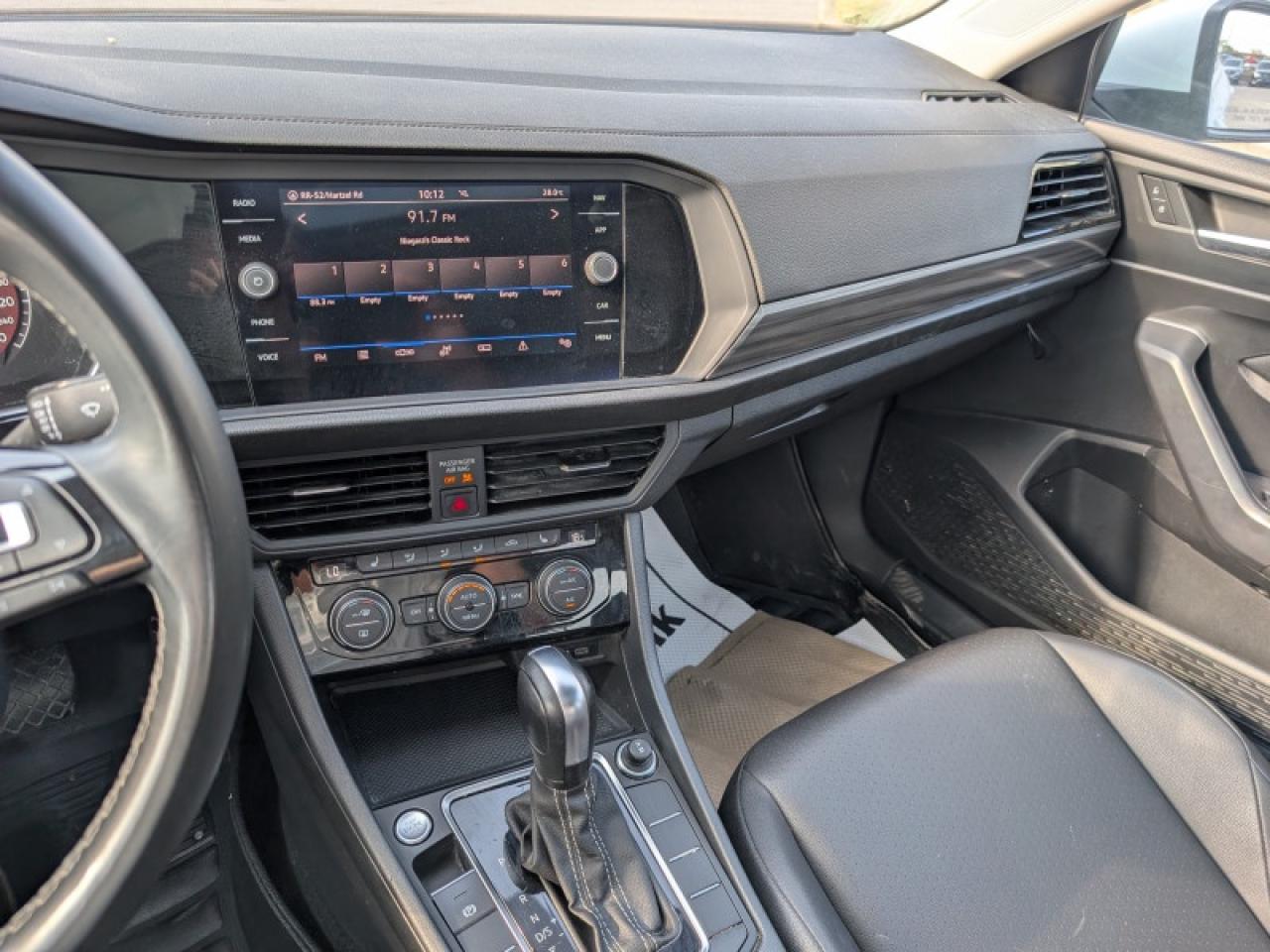 2021 Volkswagen Jetta Highline  **LEATHER - BLIND SPOT** Photo