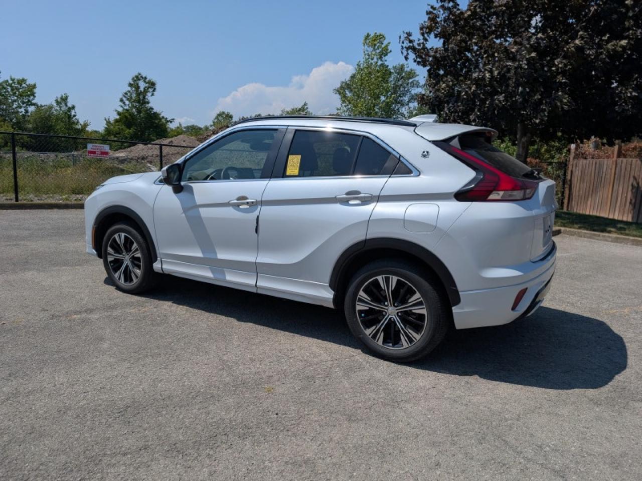 2022 Mitsubishi Eclipse Cross GT  **VERY LOW MILEAGE** Photo