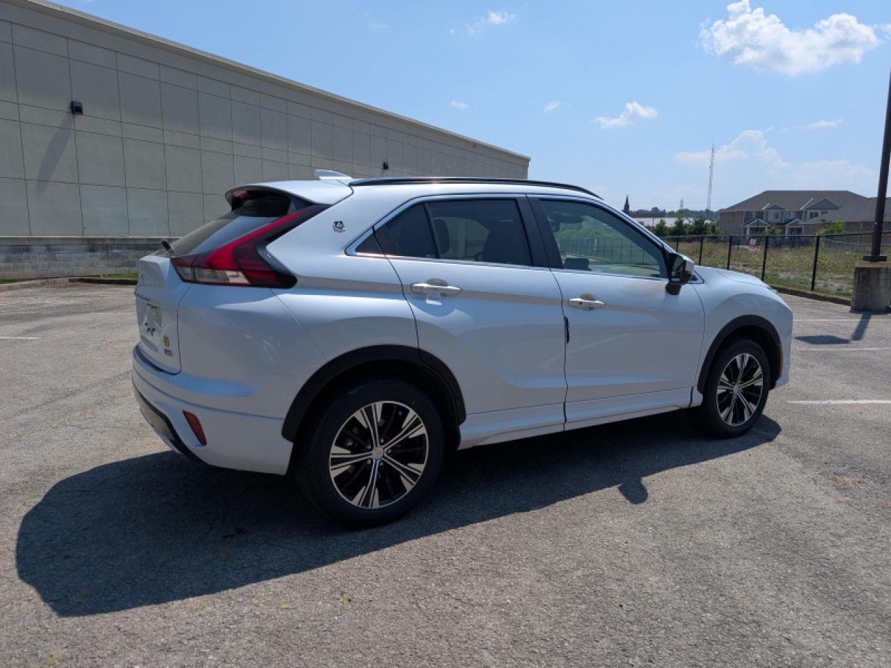 2022 Mitsubishi Eclipse Cross GT  **VERY LOW MILEAGE** Photo4