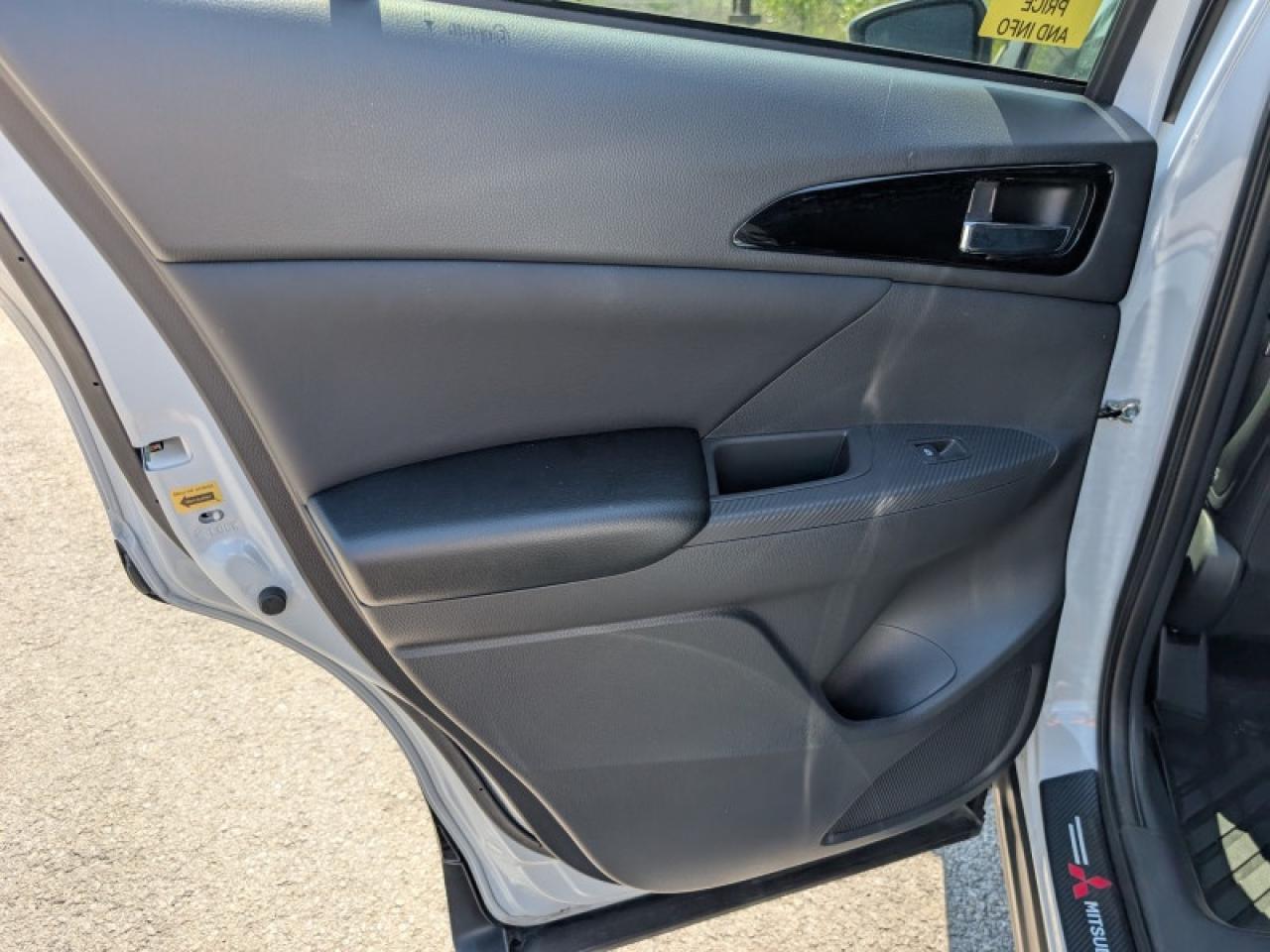 2022 Mitsubishi Eclipse Cross GT  **VERY LOW MILEAGE** Photo