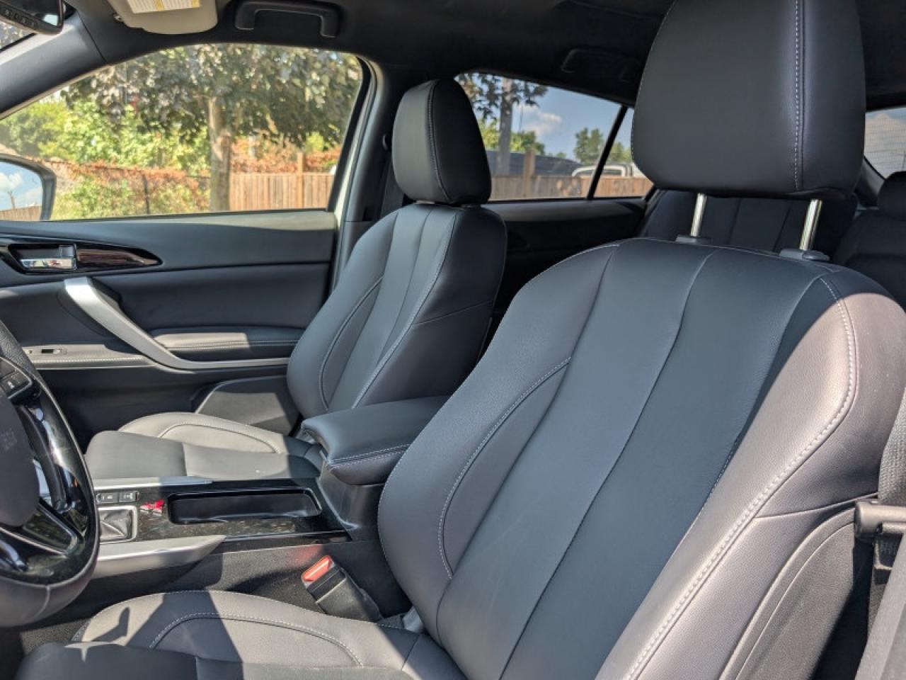 2022 Mitsubishi Eclipse Cross GT  **VERY LOW MILEAGE** Photo