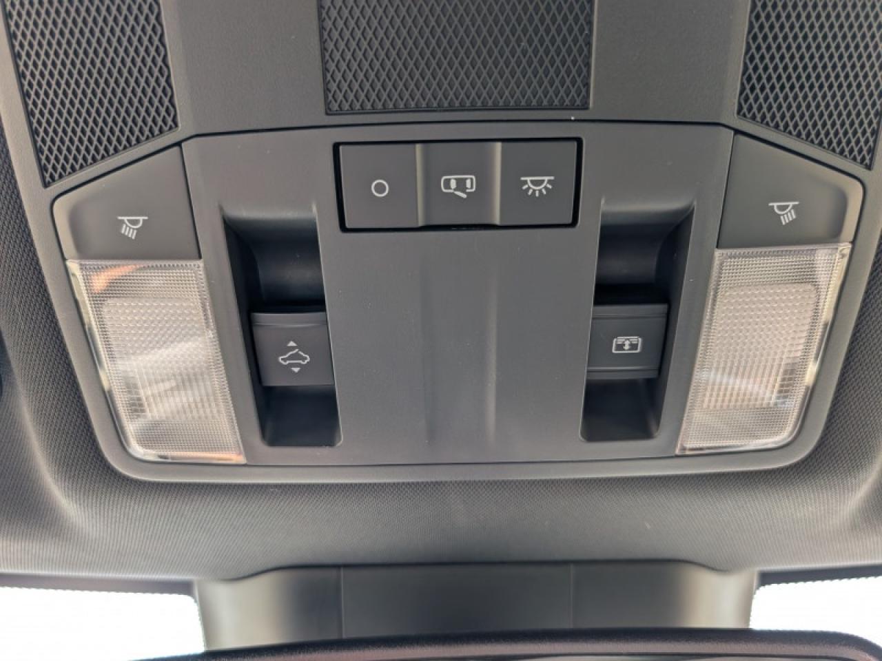2022 Mitsubishi Eclipse Cross GT  **VERY LOW MILEAGE** Photo
