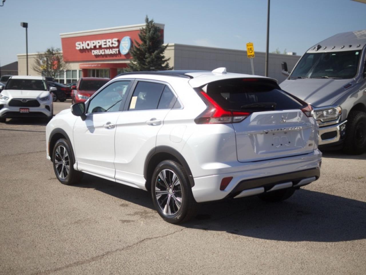 2022 Mitsubishi Eclipse Cross GT  **VERY LOW MILEAGE** Photo2