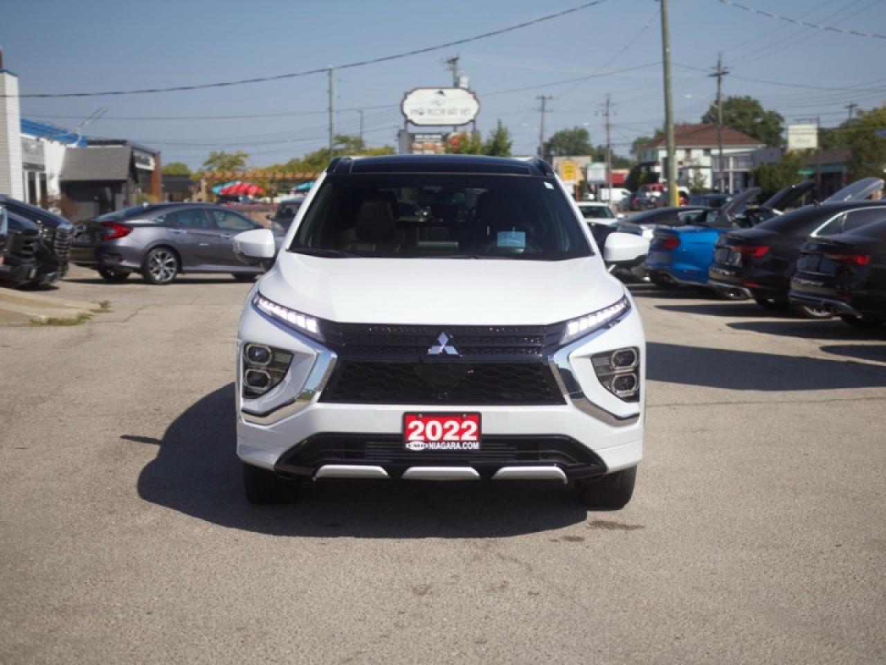 2022 Mitsubishi Eclipse Cross GT  **VERY LOW MILEAGE** Photo4