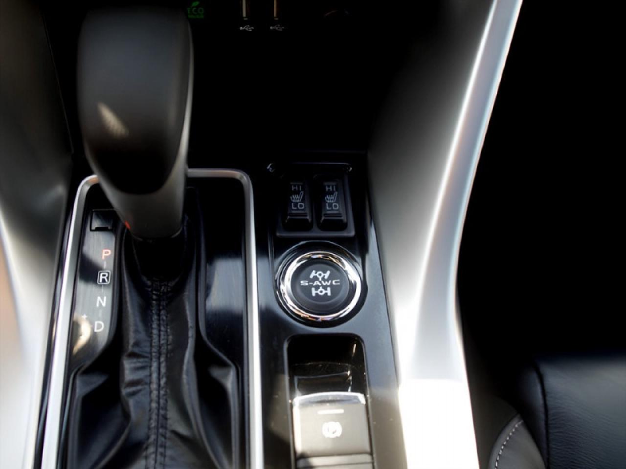 2022 Mitsubishi Eclipse Cross GT  **VERY LOW MILEAGE** Photo