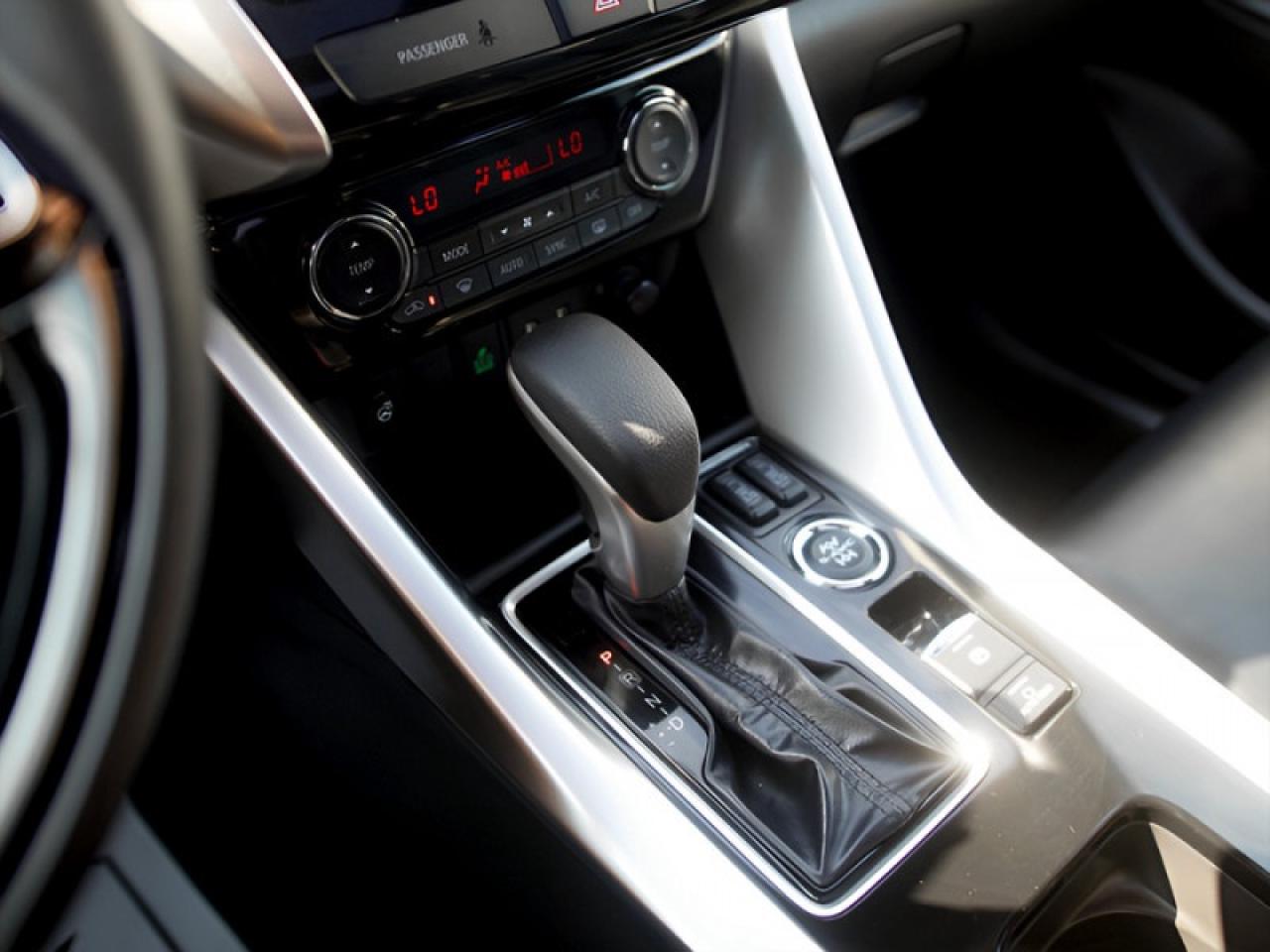 2022 Mitsubishi Eclipse Cross GT  **VERY LOW MILEAGE** Photo