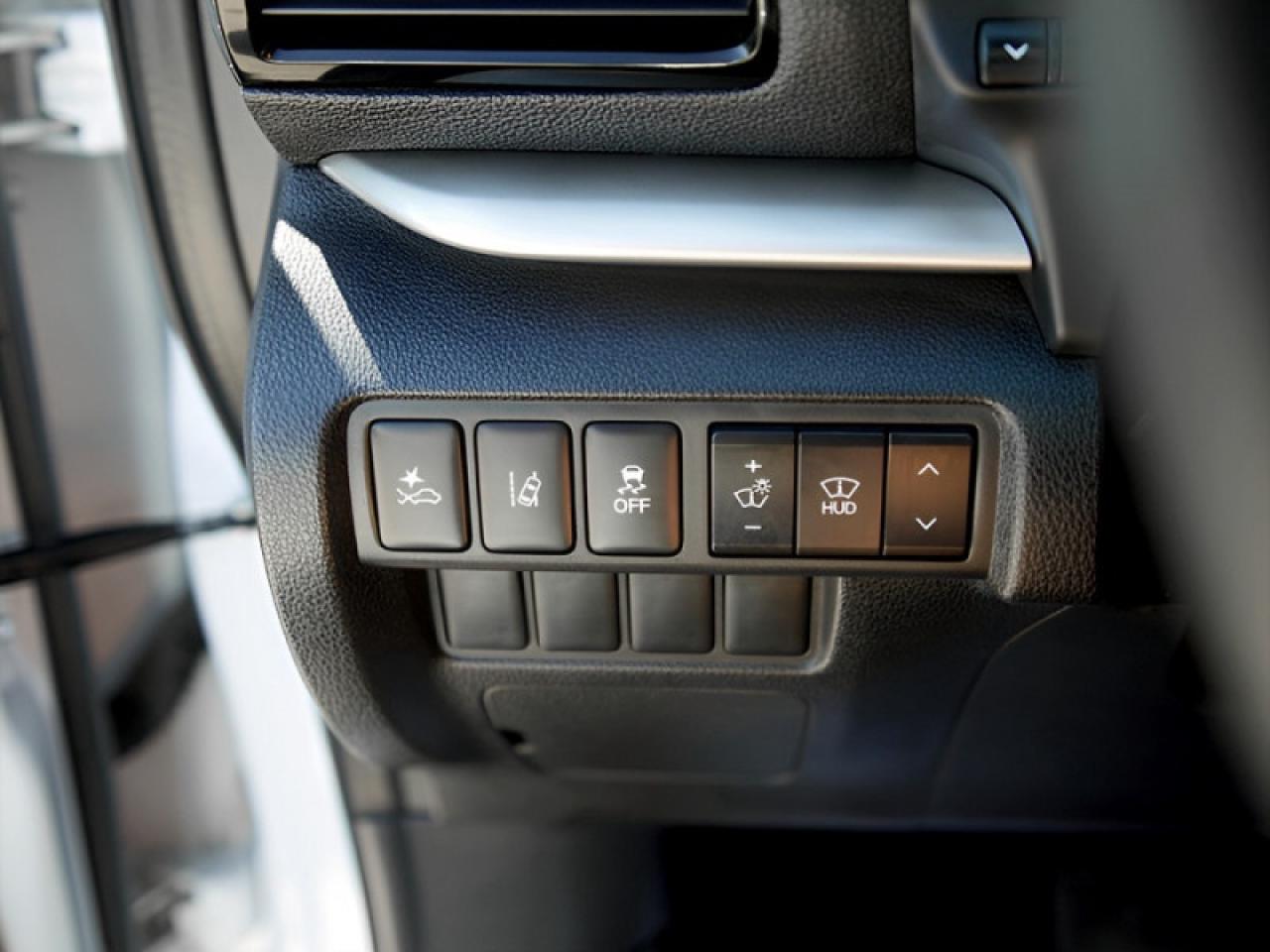 2022 Mitsubishi Eclipse Cross GT  **VERY LOW MILEAGE** Photo