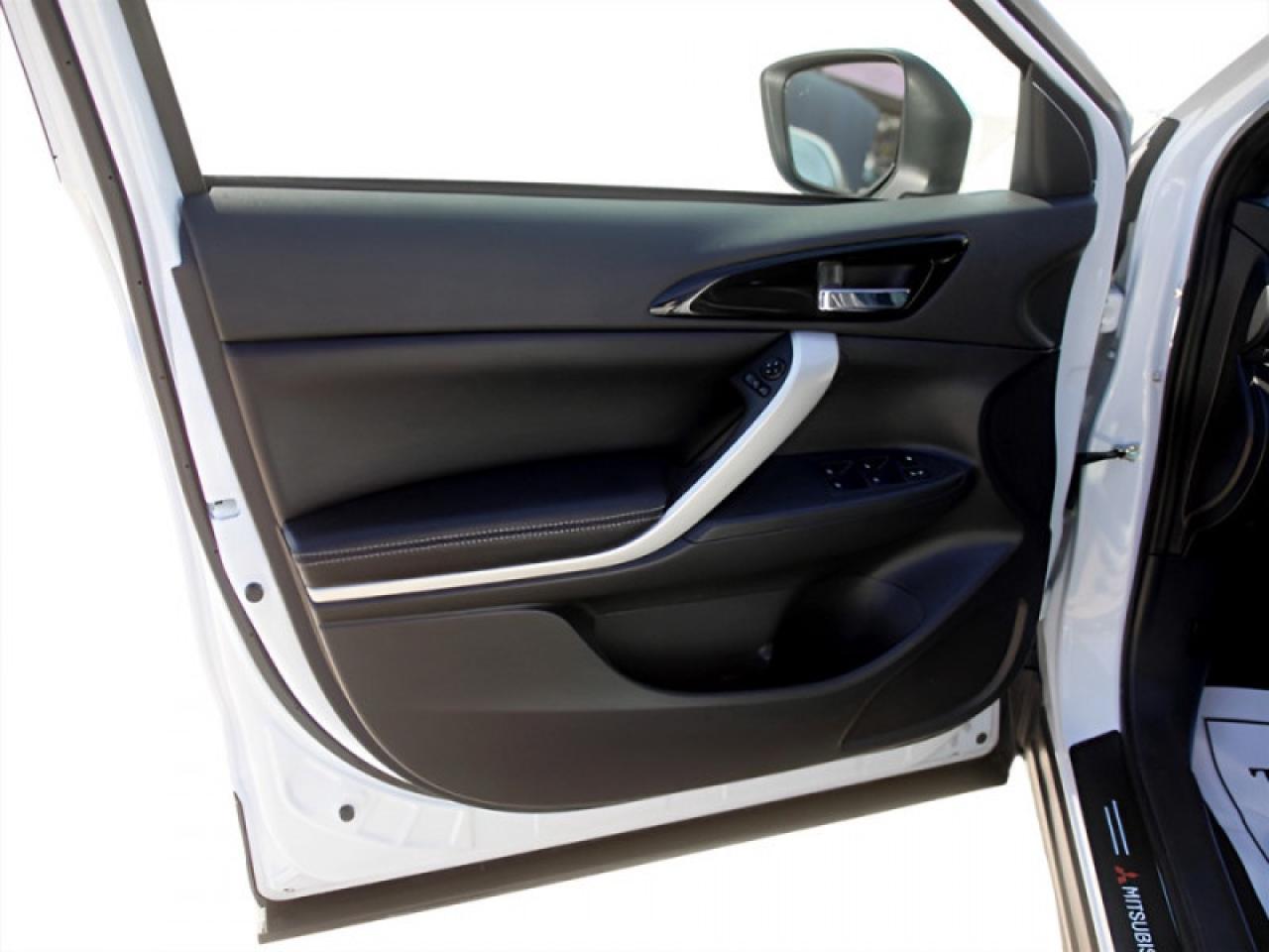 2022 Mitsubishi Eclipse Cross GT  **VERY LOW MILEAGE** Photo