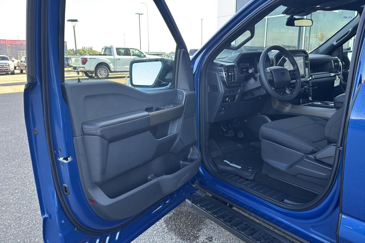 2025 Ford F-150 STX Photo5