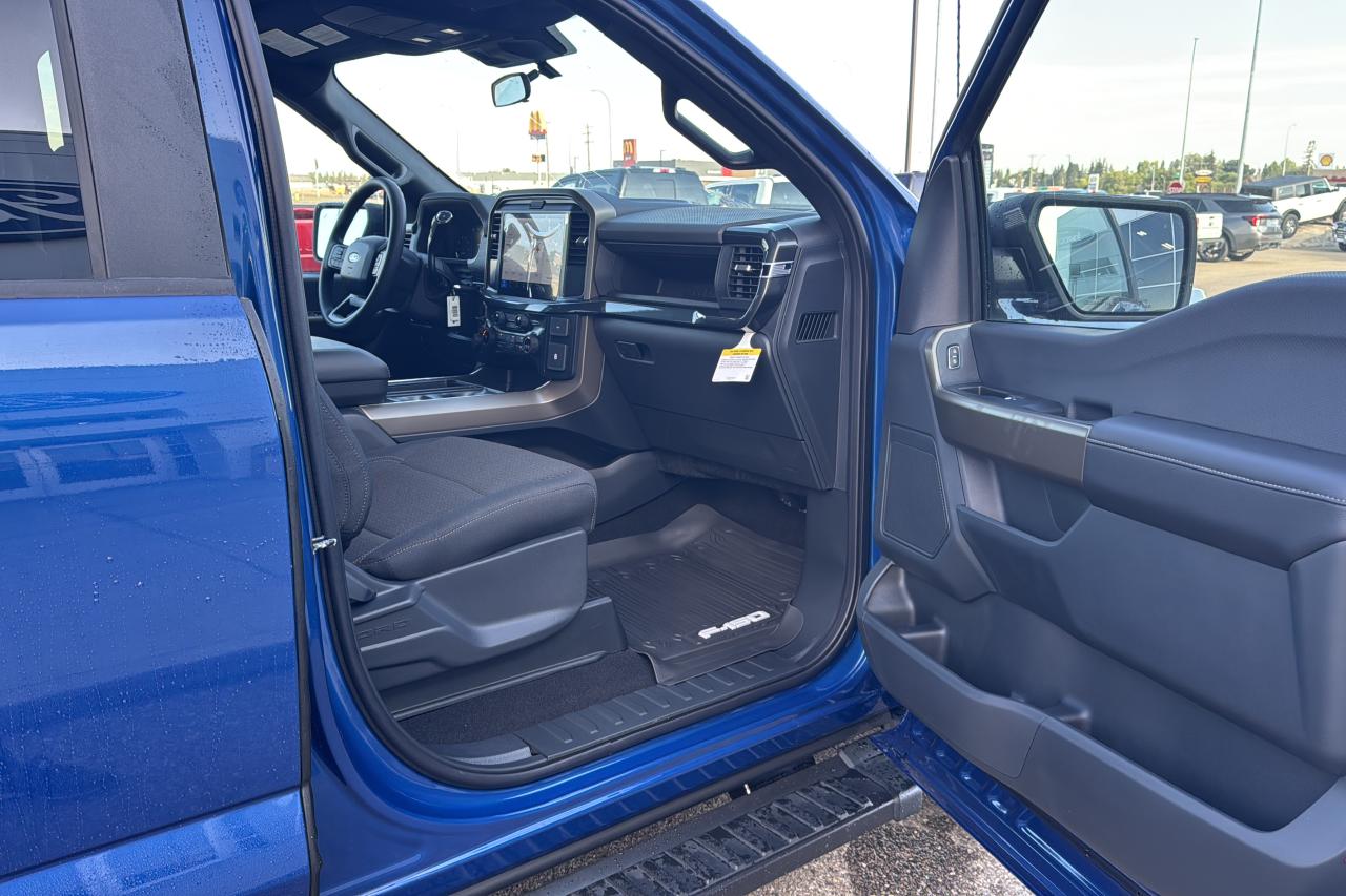 2025 Ford F-150 STX Photo5