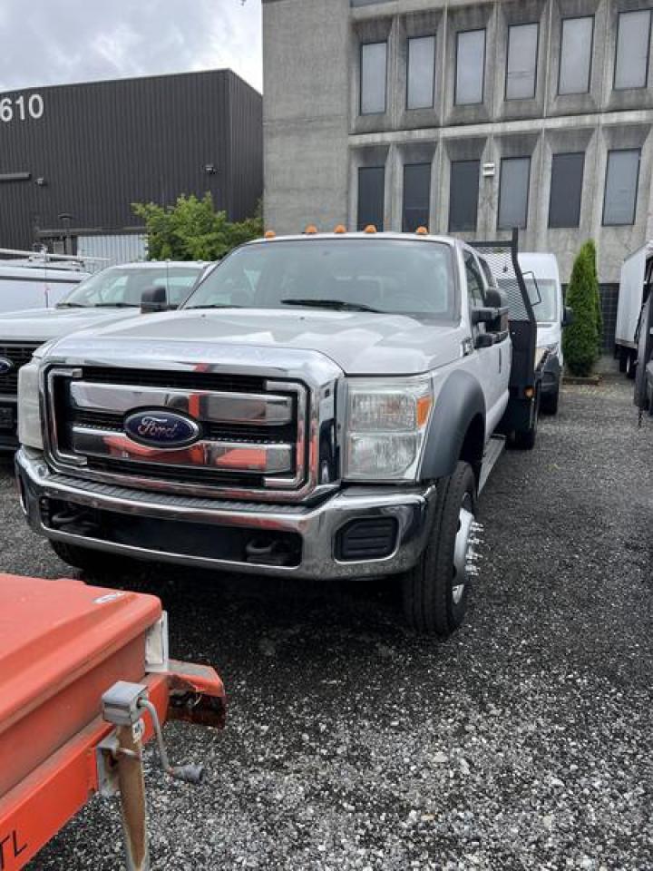 Used 2014 Ford F-550 Crew Cab Flatdeck 4WD for sale in Burnaby, BC