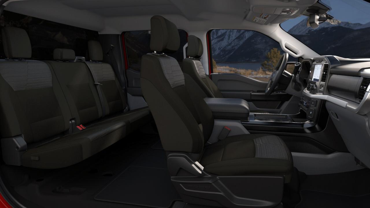 2023 Ford F-150 XLT 4WD SuperCrew 5.5' Box Photo5