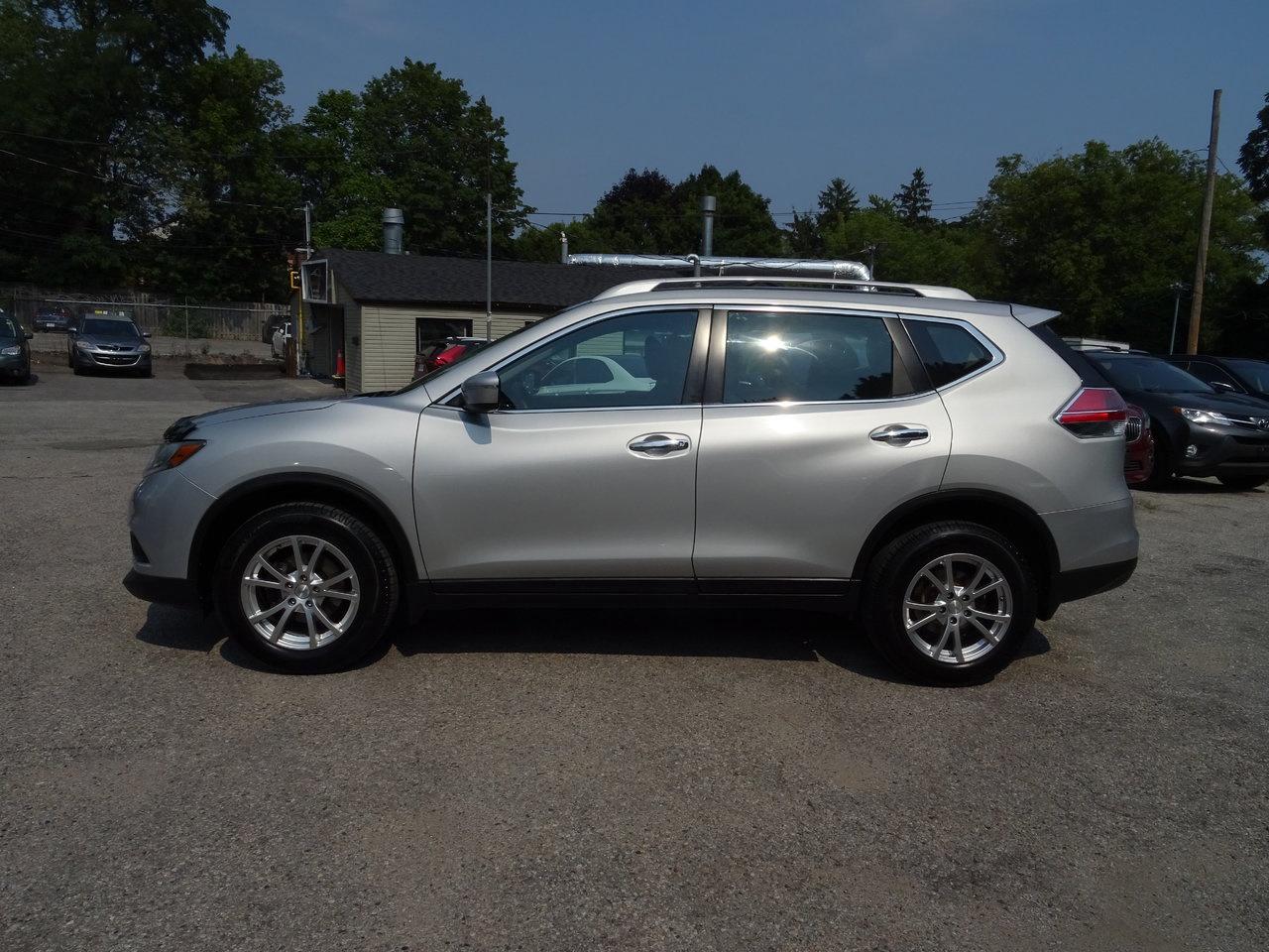 Used 2015 Nissan Rogue SV for sale in Scarborough, ON