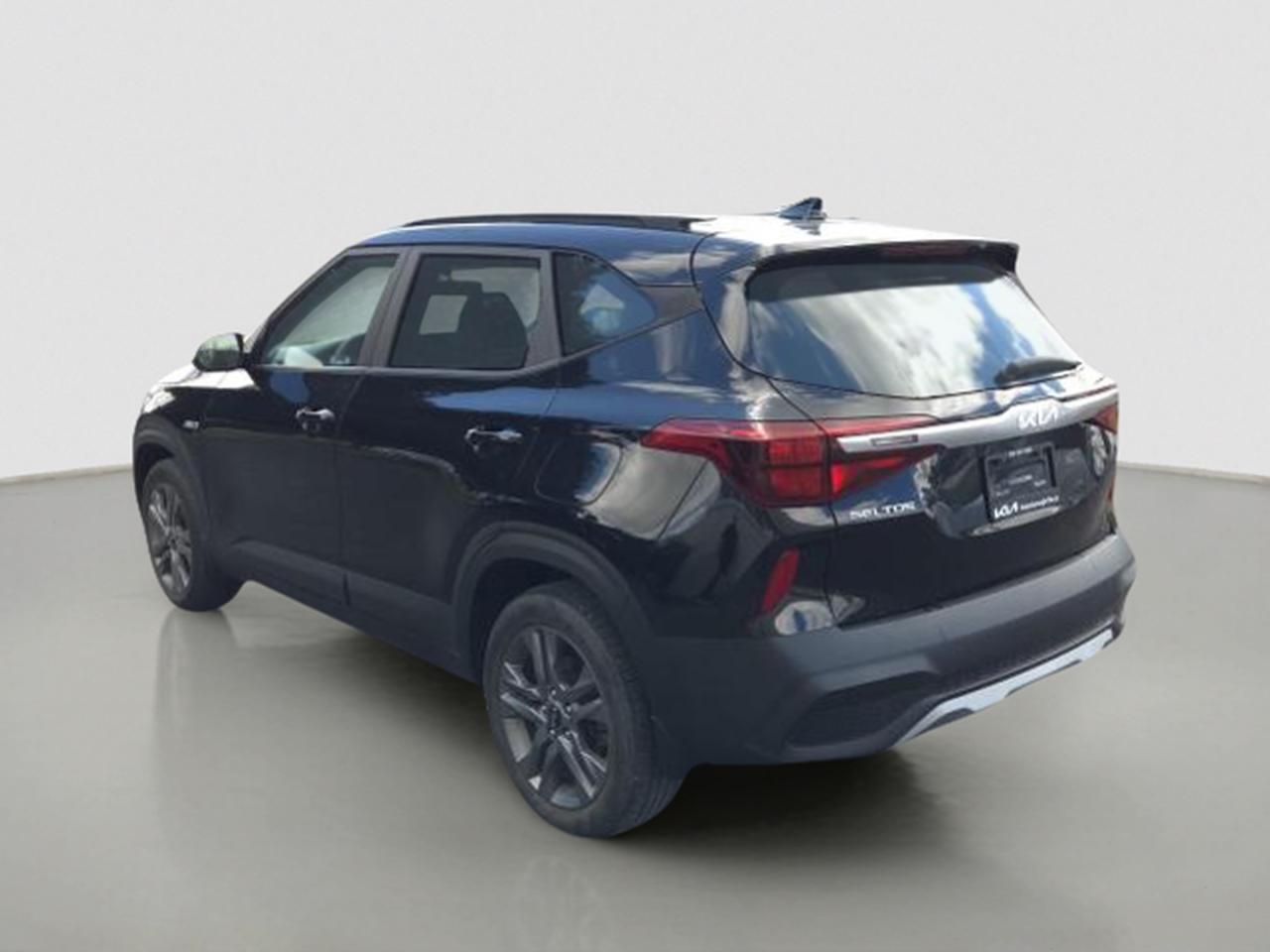 2022 Kia Seltos LX AWD Photo2