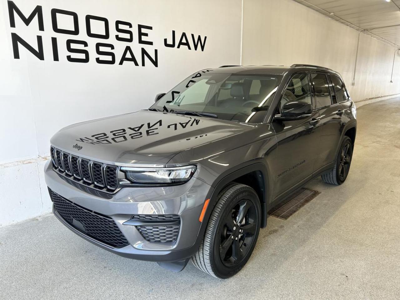 Used 2024 Jeep Grand Cherokee ALTITUDE 4X4 for sale in Moose Jaw, SK
