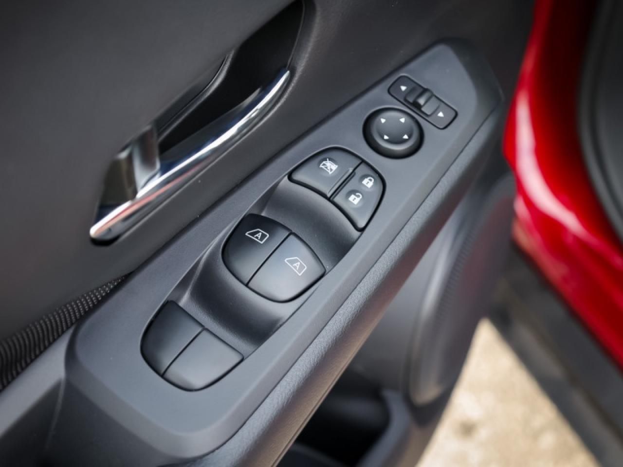 2025 Nissan Kicks Play SV  - Heated Seats -  Apple CarPlay Photo