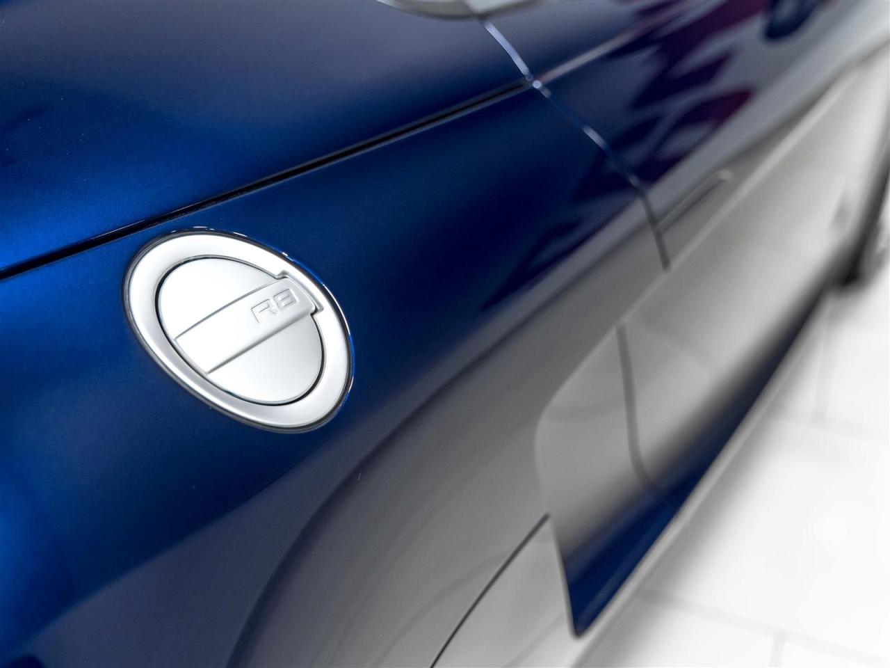 2014 Audi R8 2 YEAR 40,000 WARRANTY *** 4.2L V8|SPYDER|CARBON|B&O|REARCAM|APPLE CARPLAY Photo