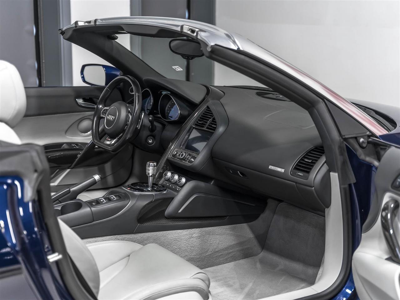 2014 Audi R8 2 YEAR 40,000 WARRANTY *** 4.2L V8|SPYDER|CARBON|B&O|REARCAM|APPLE CARPLAY Photo