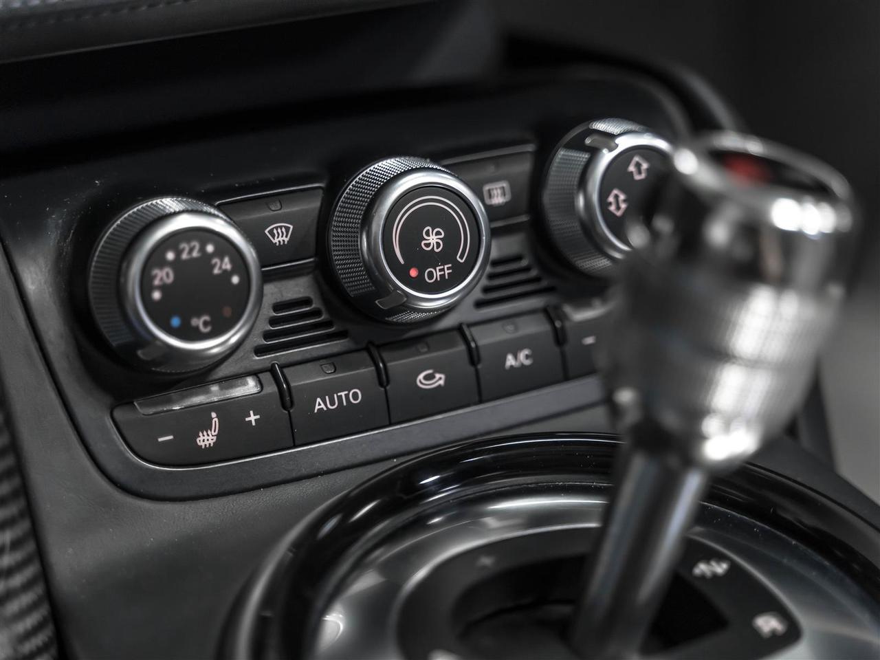 2014 Audi R8 2 YEAR 40,000 WARRANTY *** 4.2L V8|SPYDER|CARBON|B&O|REARCAM|APPLE CARPLAY Photo