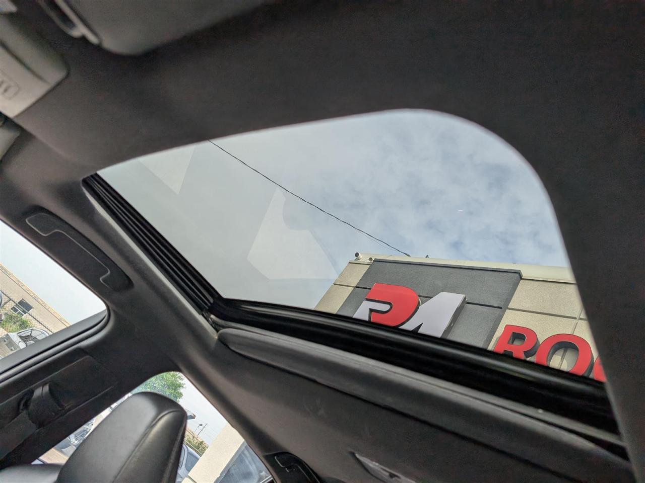 2020 Toyota Corolla XSE - SUNROOF - NAVI - TECH FEATS - LEATHER