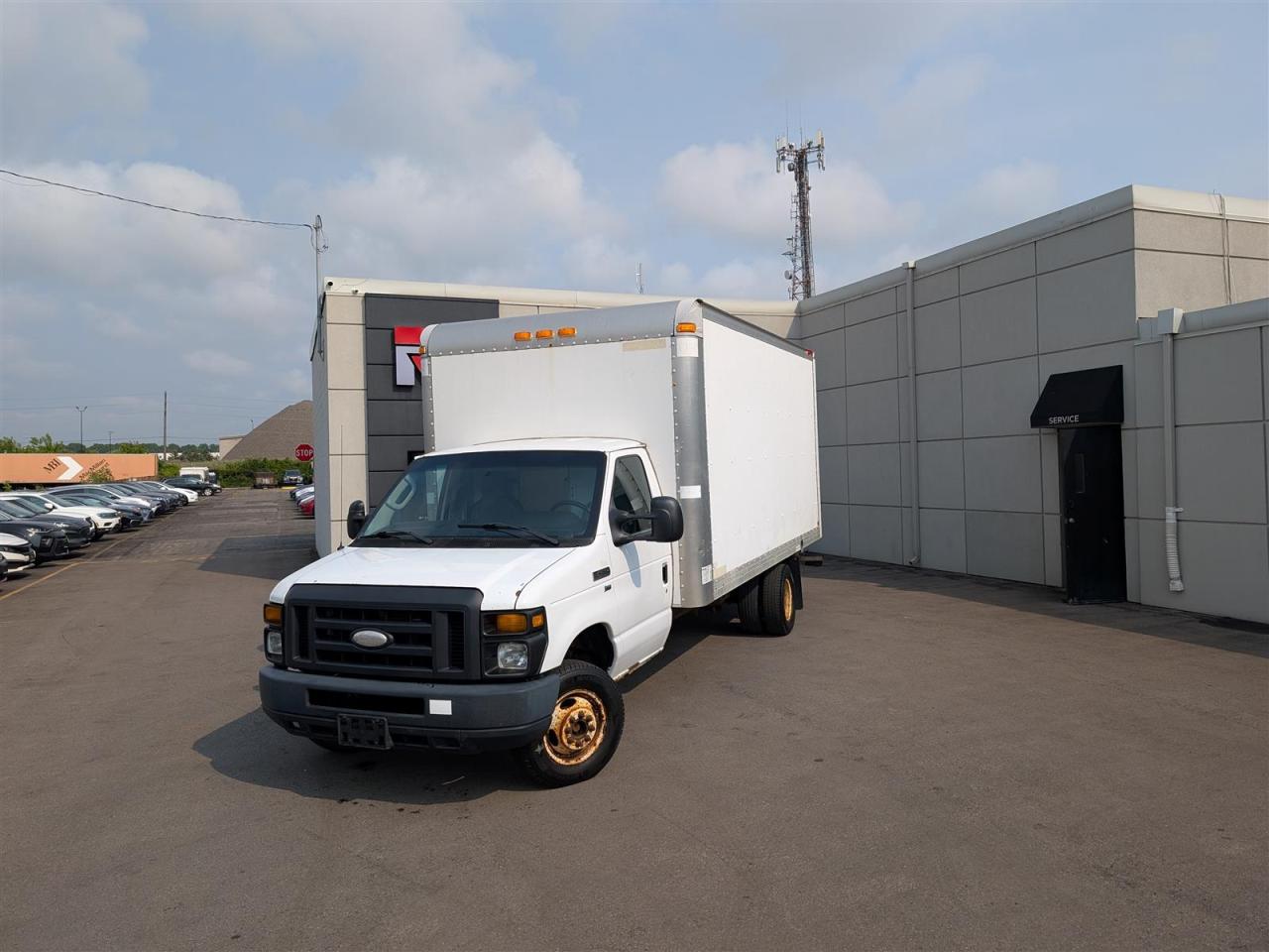 2014 Ford E450 16 FT CARGO - RAMP - LEATHER