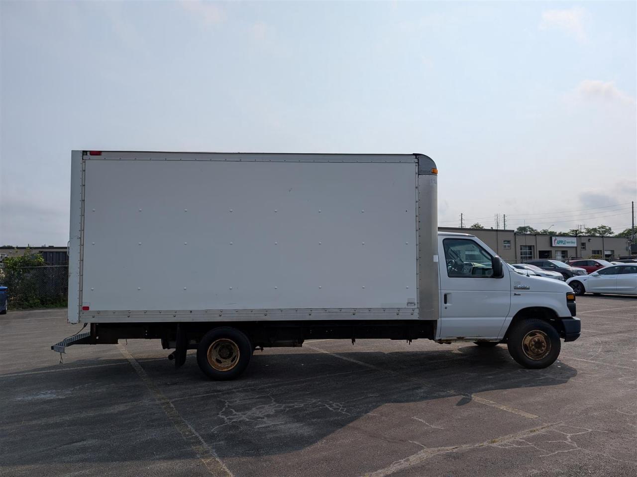 2014 Ford E450 16 FT CARGO - RAMP - LEATHER