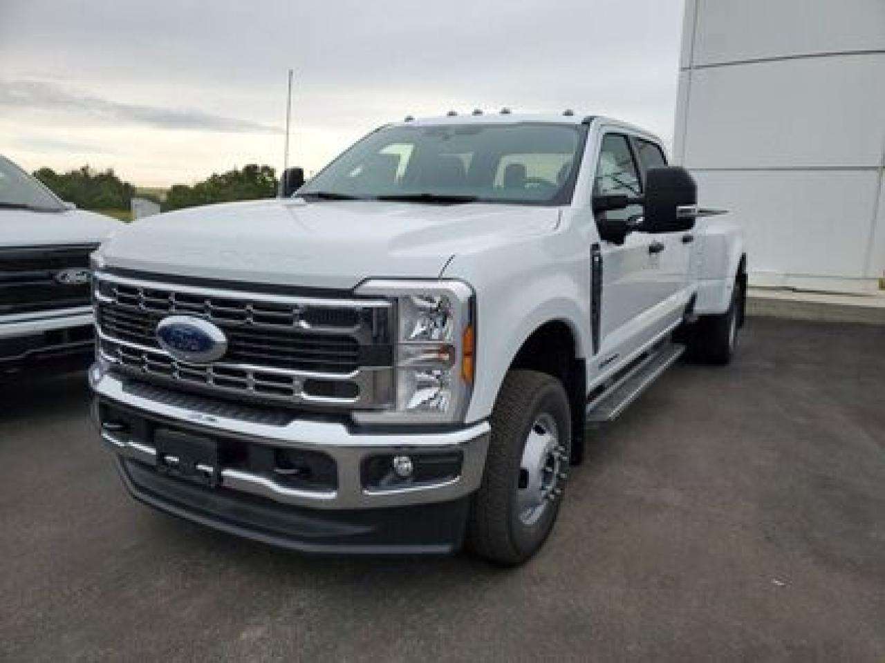 New 2025 Ford F-350 XLT for sale in Moose Jaw, SK