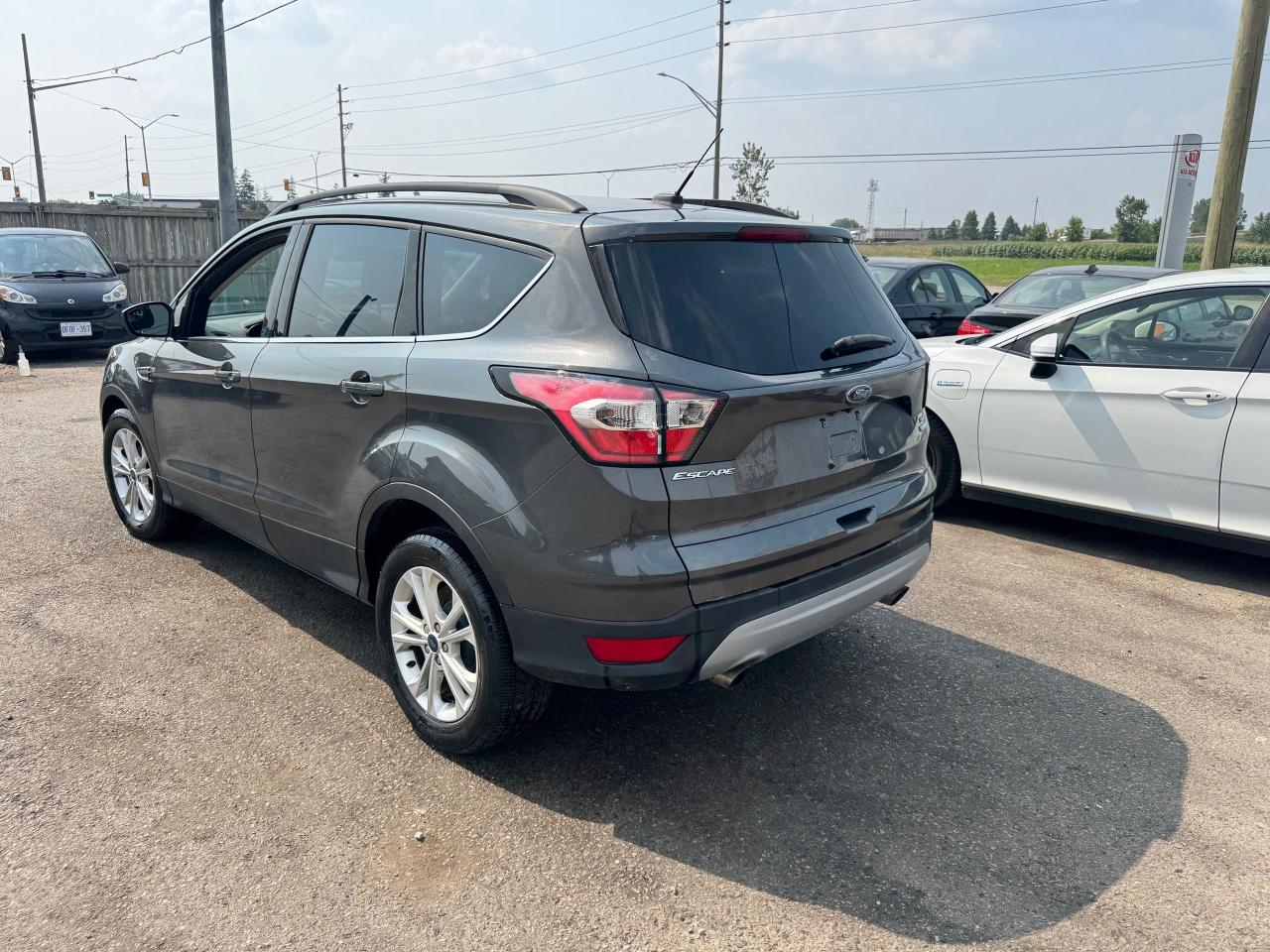 2017 Ford Escape SE, AUTO, ONLY 123KMS, 4 CYL, CERTIFIED Photo2
