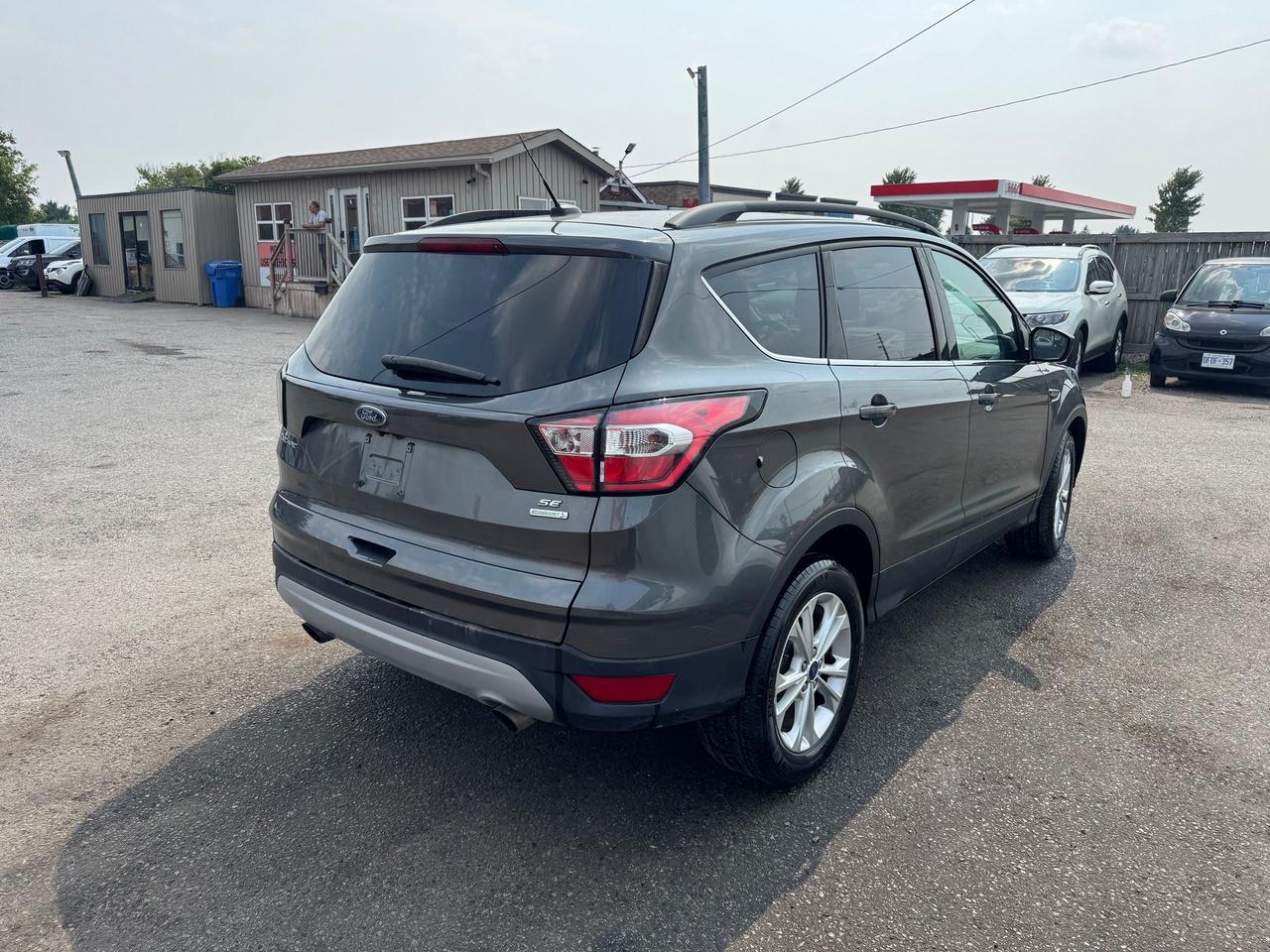 2017 Ford Escape SE, AUTO, ONLY 123KMS, 4 CYL, CERTIFIED Photo4