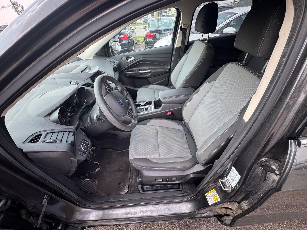 2017 Ford Escape SE, AUTO, ONLY 123KMS, 4 CYL, CERTIFIED Photo