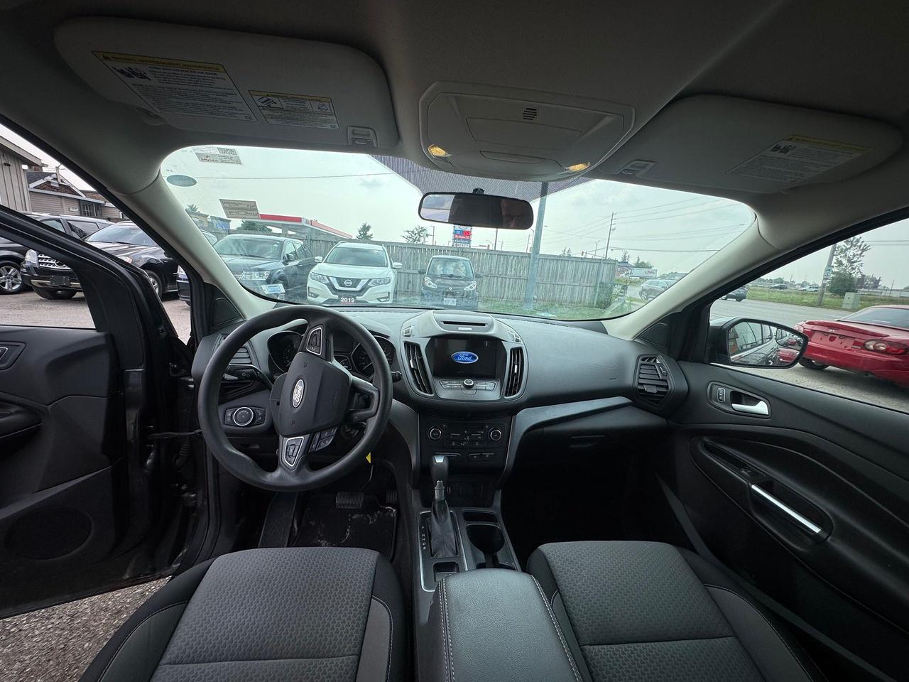 2017 Ford Escape SE, AUTO, ONLY 123KMS, 4 CYL, CERTIFIED Photo