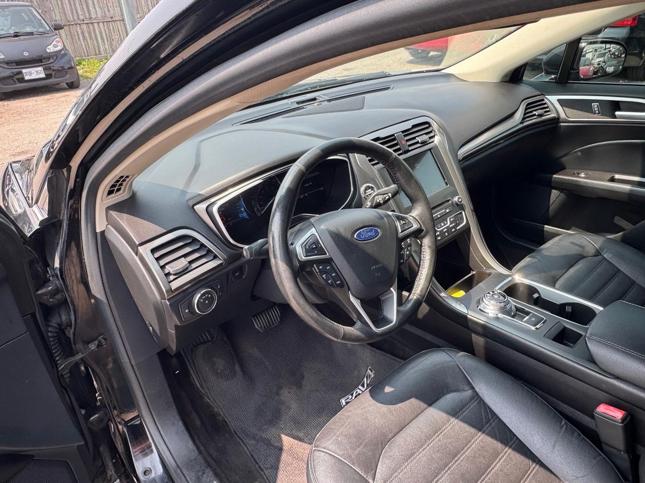 2017 Ford Fusion SE, LEATHER, SUNROOF, ALLOYS, 4 CYL, LOADED, CERT - Photo #10