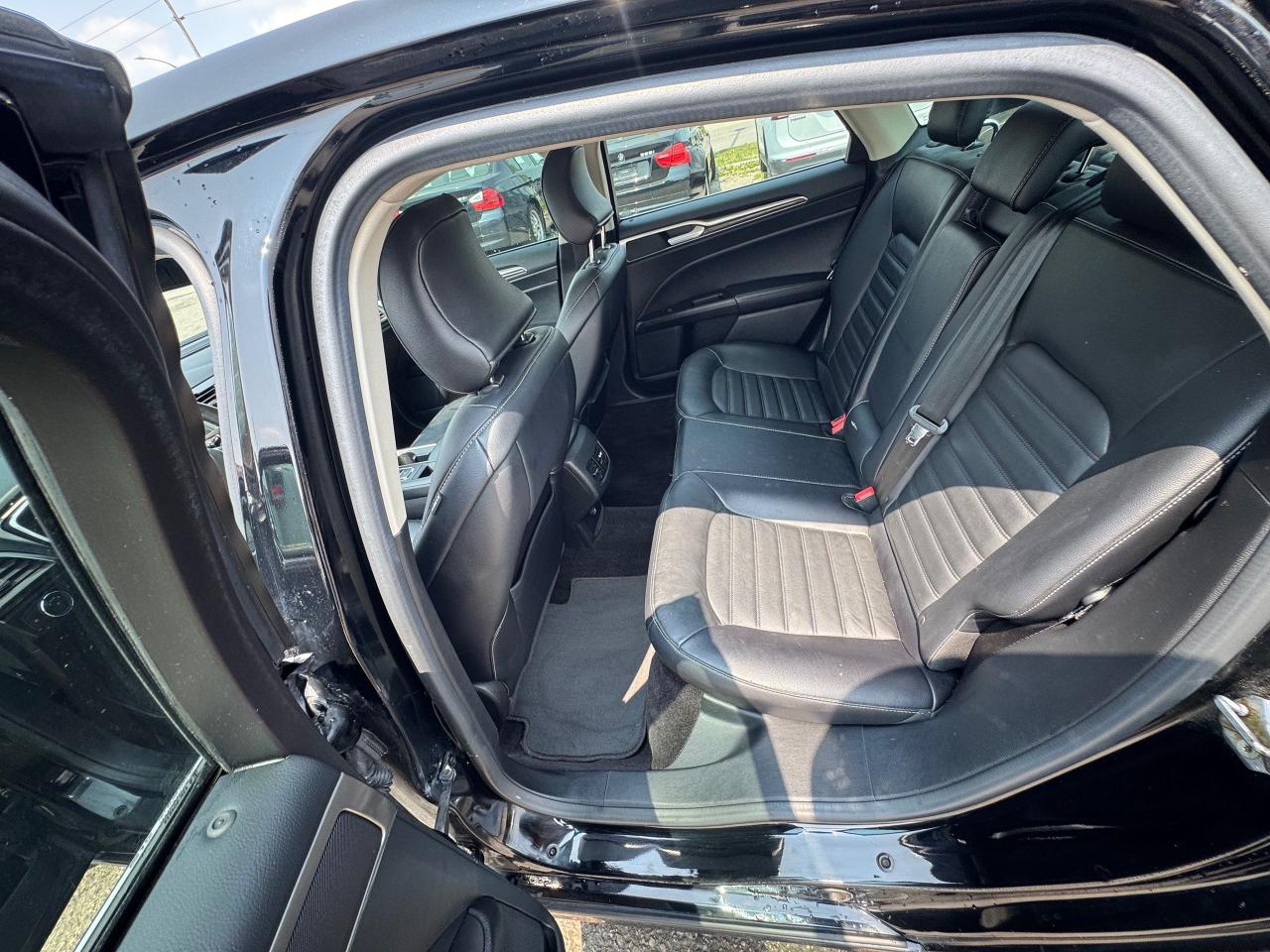 2017 Ford Fusion SE, LEATHER, SUNROOF, ALLOYS, 4 CYL, LOADED, CERT - Photo #12