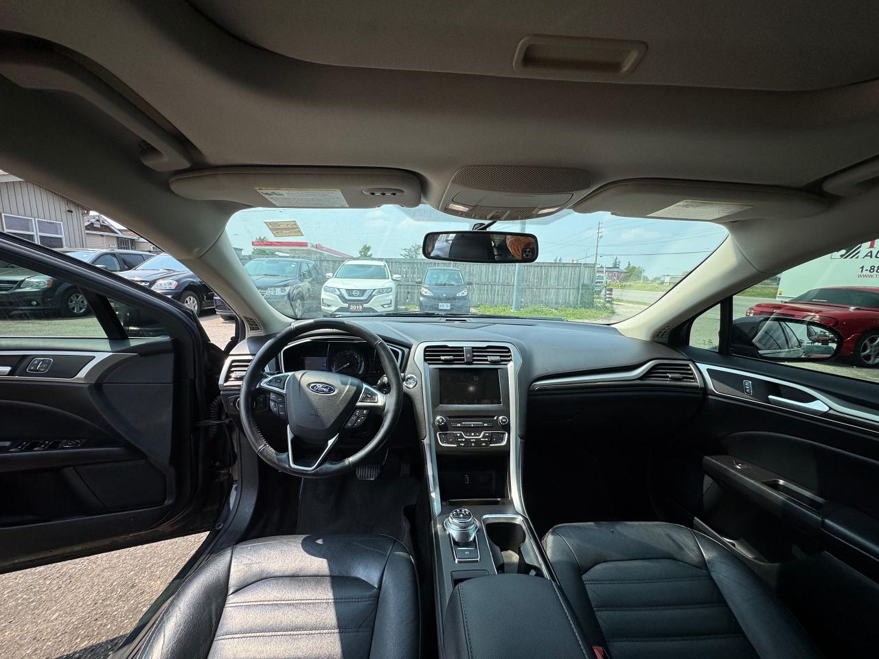 2017 Ford Fusion SE, LEATHER, SUNROOF, ALLOYS, 4 CYL, LOADED, CERT - Photo #14