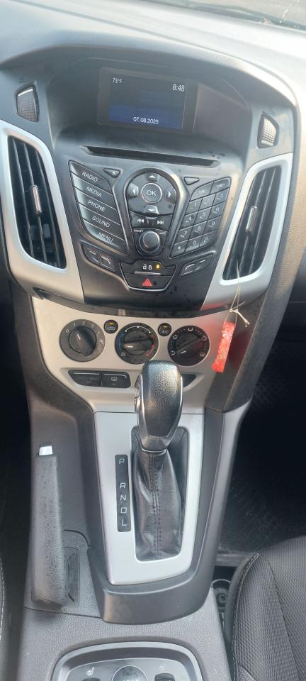 2014 Ford Focus SE - Photo #14