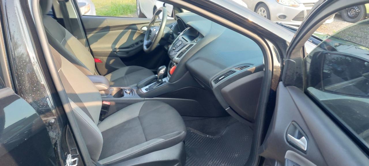 2014 Ford Focus SE - Photo #17